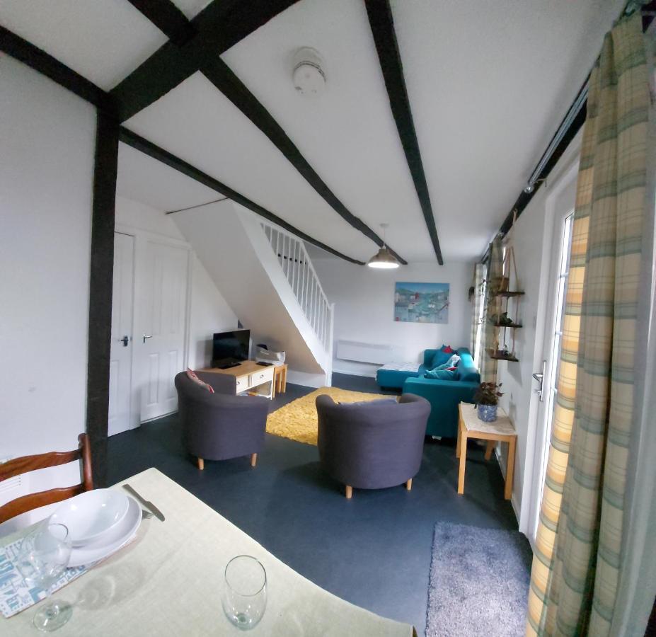 3.9. Tudor Court 헤일 외부 사진