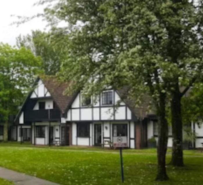 3.9. Tudor Court 헤일 외부 사진